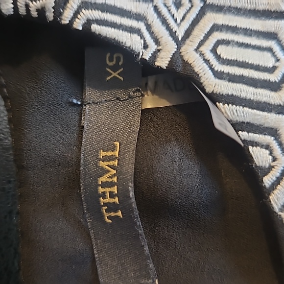 Anthropologie's THML Blouse XS Black - Picture 5 of 8